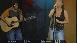 Kelly Brock sings on Global News (2007)