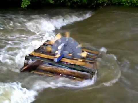 Moara de apa plutitoare finalizata