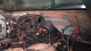 EP3 Part 2 - 1986 Porsche 944 Turbo Restoration - Dashboard Removal