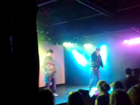 D.S.F. live @ Burger weeshuis 13-3-2009.mp4