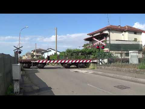 Passaggio a livello di via Dossi - Dalmine (BG) / Level Crossing / Passage à niveau / Paso a nivel