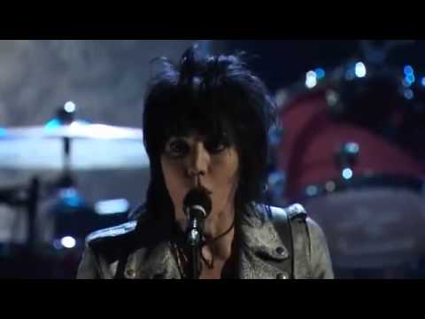 Joan Jett  u0026 Nirvana   Teen Spirit HBO PRO Shot Rock Hall of Fame 2014 720p