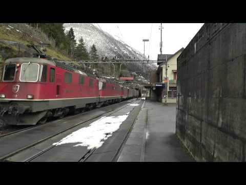 Bahnverkehr am Gotthard 28.12.12