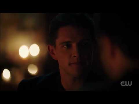 Riverdale 6x12 Kevin and Moose kissing Fangs is mad at Kevin about not show Toni and Fangs kisses