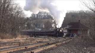preview picture of video '(HD) R&N 425 & CNJ 113 Doubleheader: Minersville Santa Steam Specials 11/30/2013'