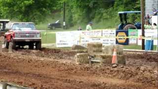 preview picture of video 'Grasslick Mud Bog - Parsons (Jackson County Mud Racing Assoc.)'