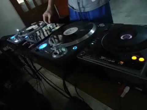 Kiss (Live Mix Mashup)