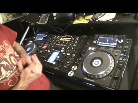 DJ MIXING TUTORIAL. How to Mix tunes with different  BPM