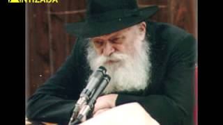 ניגון אודך ה' - י"א ניסן ה'תשמ"ז בהוועדות עם הרבי מליובאוויטש - התמונה מוצגת ישירות מתוך אתר האינטרנט יוטיוב. זכויות היוצרים בתמונה שייכות ליוצרה. קישור קרדיט למקור התוכן נמצא בתוך דף הסרטון