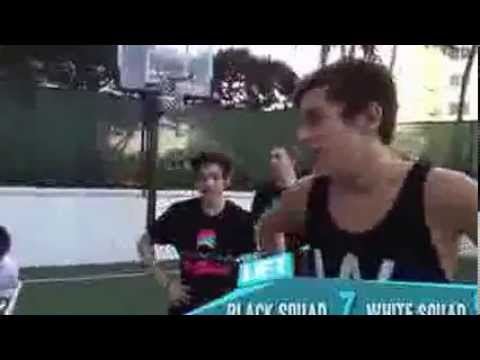 Austin Mahone   Austin Mahone Shirtless Playing Basketball 1)