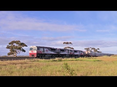 Triple SCT class locomotives with long freight train (13/10/2011) - PoathTV Railways & Railroads