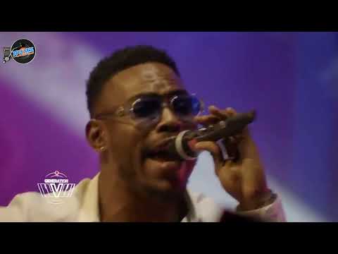 Prince Babia impress Koffi Olomide as he performs Tabu Ley's song Congo avenir.