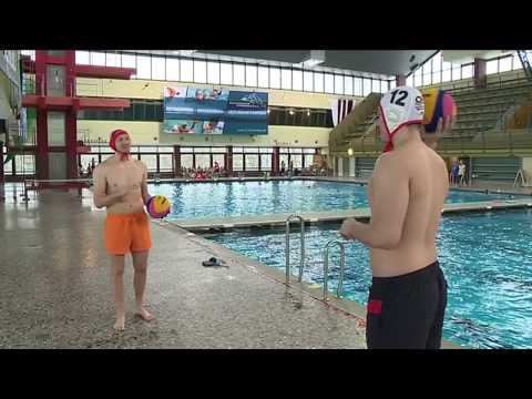 Foxes train water polo at Spandau 04