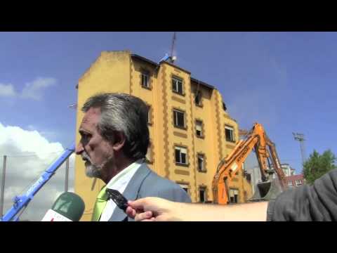 El Ayuntamiento de Barakaldo echa abajo la 'Casa Amarilla'