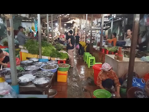 A Walk Around ToulTompoung Market - Morning Market Food View Inside The Market - Phnom Penh