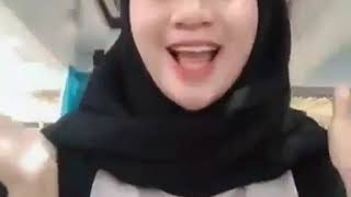 Download lagu story wa cewek cantik imut mp3