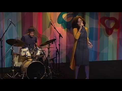 Nathalia Bellar & Trio Dibuiá - Farinha de Pó de Estrela (Ao vivo - Programa Talentos Brasil)