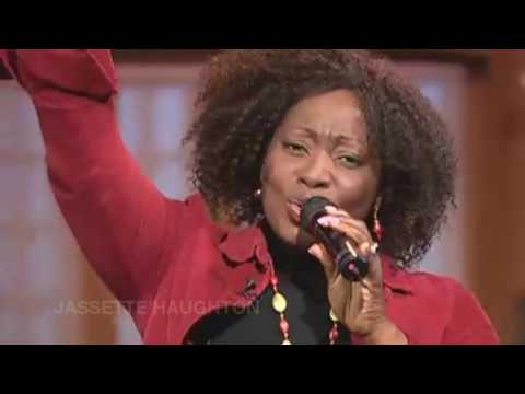 LILLIE McCLOUD LIVE IN TORONTO