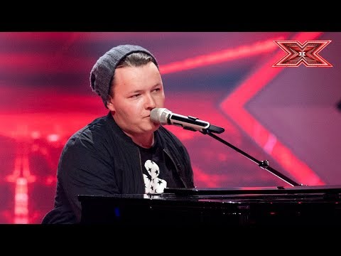 Julius überzeugt die X Factor Jury "Barfuß am Klavier" | Auditions 7 | X Factor Deutschland 2018