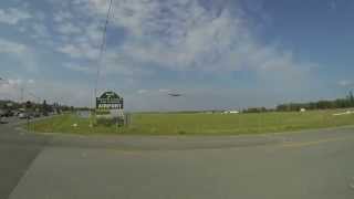 preview picture of video 'Commemorative Air Force B-17 take off from Bar Harbor airport'