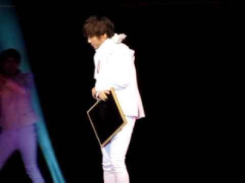 110207 Yesung-Ryeowook play magic at 12Plus Miracle Day