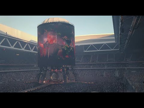 Videoclip de Canary Bay (Central Tour 2022) — Indochine