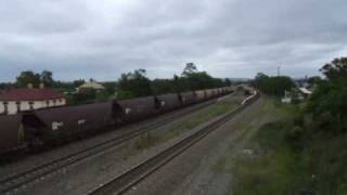 preview picture of video 'Pacific National coal train, East Maitland'
