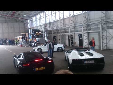 Rev battle aventador roadster vs mclaren mp4-c12