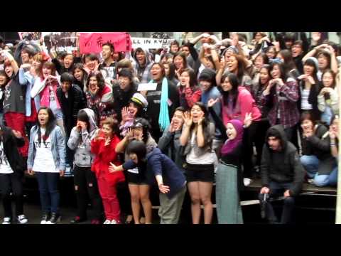 "Bring SM-Town to Australia" Cheer