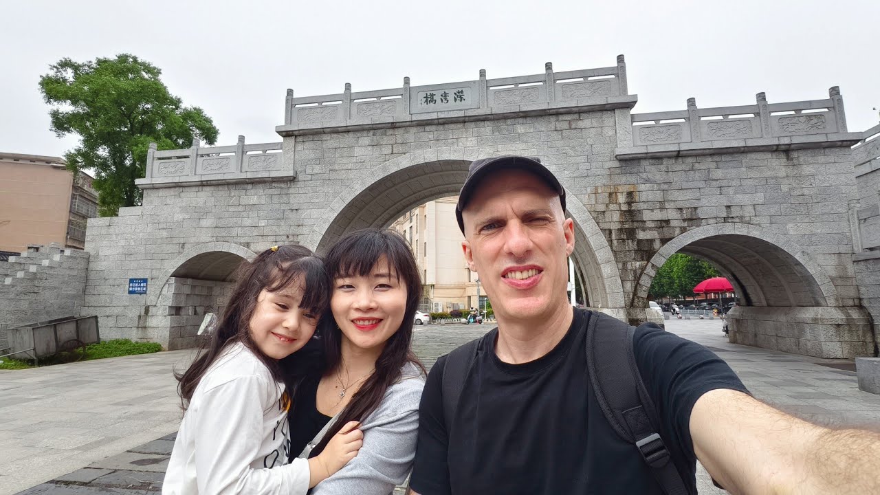 CHINA EN DIRECTO: PARTE VIEJA Y LUCES DE LA CIUDAD | Jabiertzo