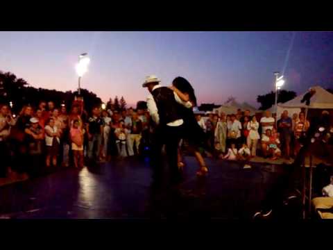 Son Cubano " Es tu mirada " Lili y Regal