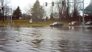 preview picture of video 'Flooding Bellingham -Iowa street'