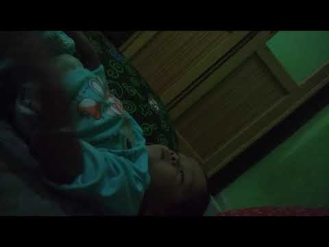 bayi lucu ketawa gemas