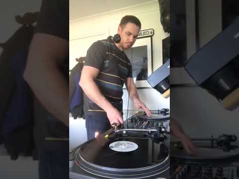 Scratching to Happy Hardcore