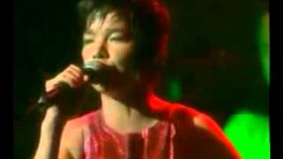 BJORK - CRYING LIVE [POST TOUR]