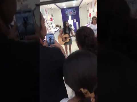 Daniela Calvario Tengo Que Colgar y Déjame Tú