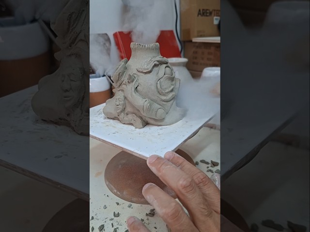 Vídeo relacionado con CERÁMICA RAMBLEÑA | Incensario de barro rojo | Incensarios religiosos | Incensarios de barro | Incensarios originales | Incensario semana santa | Incensario Campana | 100% Hecho a mano | 8.5x8.5x19 cm