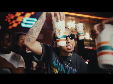 Skyy Glizz - Fly Stuntz (Shotby@WontonDesignz)