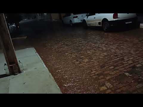 Chuva em Hidrolândia, Uibaí-Bahia, às 8hs15 da noite de 26/11/2025.