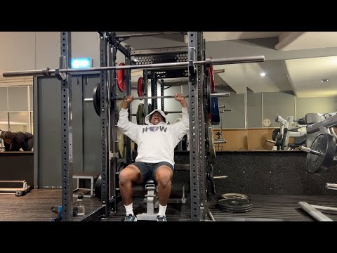 BLACK SAM SULEK SMASHES HIS SHOULDERS - WINTER BULK DAY 44 - SHOULDERS