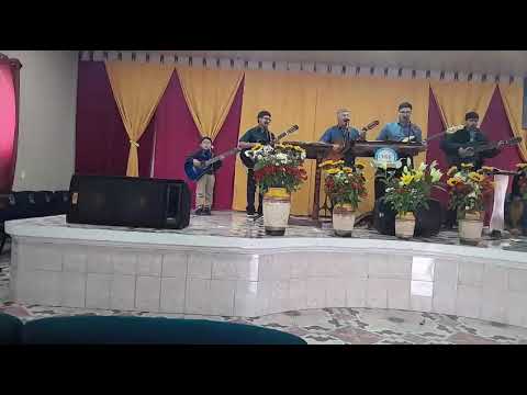 Tiempo de alabanza. Iglesia Filadelfia en Zacualpa, Quiché