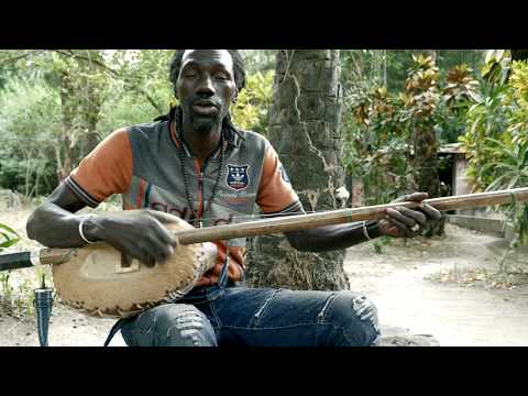Watcha plays "Kaya Kaite Katama" - Jola akonting music from Senegal