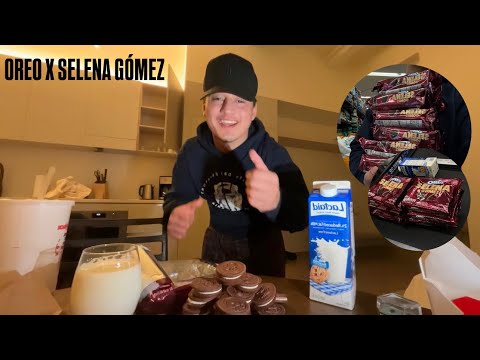 trying new selena gomez oreos *spanish*