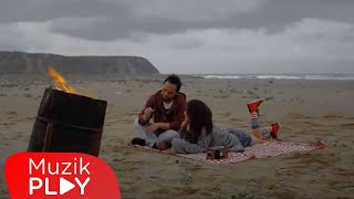 Özgün - Dur Gitme  (Official Video)