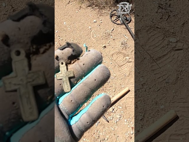 Vídeo relacionado con Dicksons Cruz de pared de metal, cruces negras y de bronce