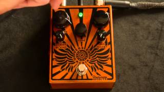 Video thumbnail for Blakemore Effects Deus Ex Machina fuzz pedal demo with Taylor Barefoot by David Fisher (tibbon)