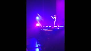 Les chaussures en plastique - Shy'm - Paradoxale tour - Strasbourg