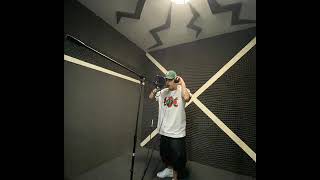 Cover art for UN MINUTO