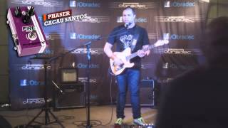 Video thumbnail for Cacau Santos demonstrando o Phaser CS na Obradec Instrumentos Musciais by Obradec Instrumentos Musicais
