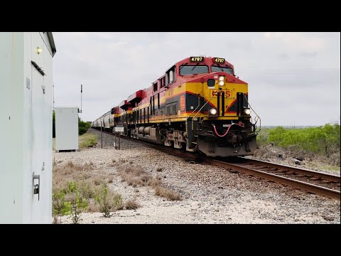 KCS 4797 w/ Nice K5LA and Chugging Rear DPU leads grain train!